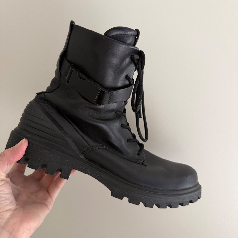 ECCO Black Leather Platform Combat Boots Women 41 US 10-10.5 Lug Sole Buckle